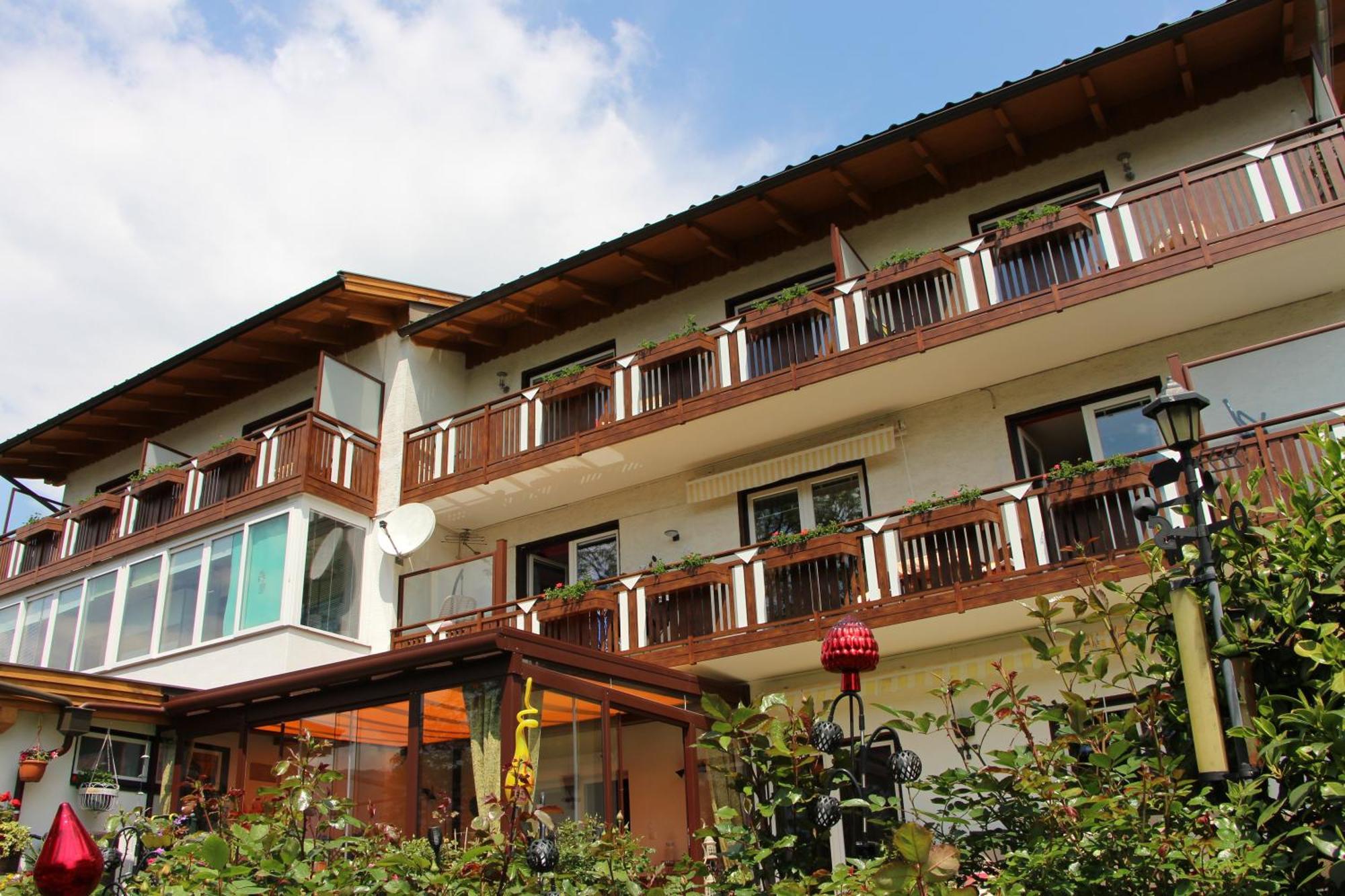 Hotel Haus Riedl à Seeboden Extérieur photo